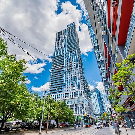 Luxury 2 Bedroom Condo High Floor Close To Eaton Center Торонто Екстериор снимка