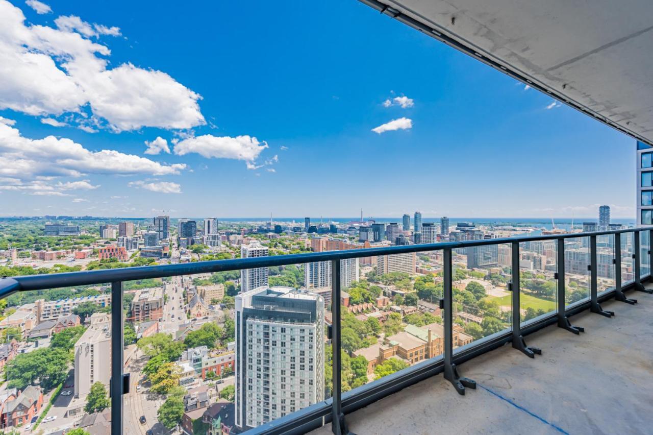 Luxury 2 Bedroom Condo High Floor Close To Eaton Center Торонто Екстериор снимка