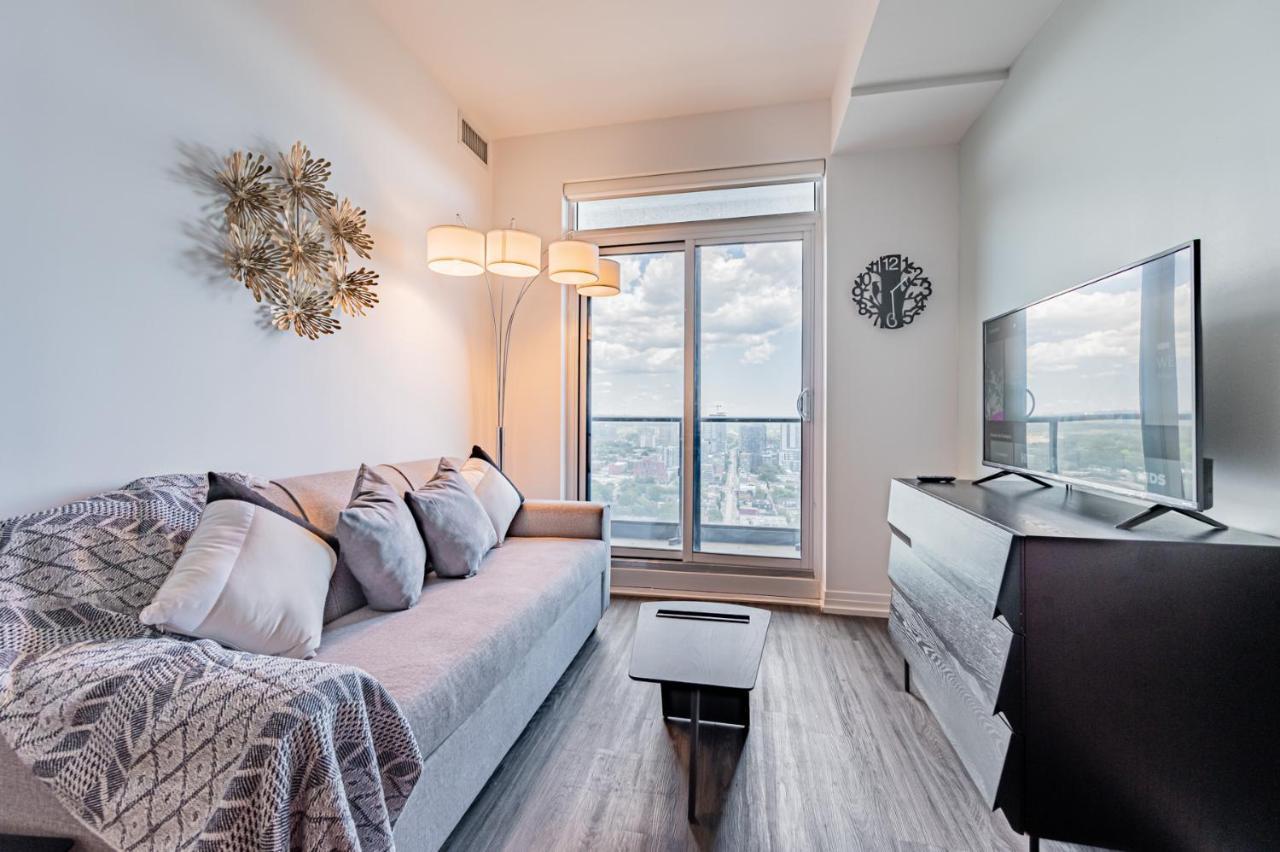 Luxury 2 Bedroom Condo High Floor Close To Eaton Center Торонто Екстериор снимка